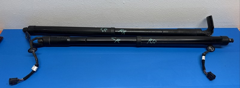 905603JA0A | 13-17 INFINITI JX35 QX60 LEFT RIGHT REAR TAIL GATE SHOCKLR RR SET