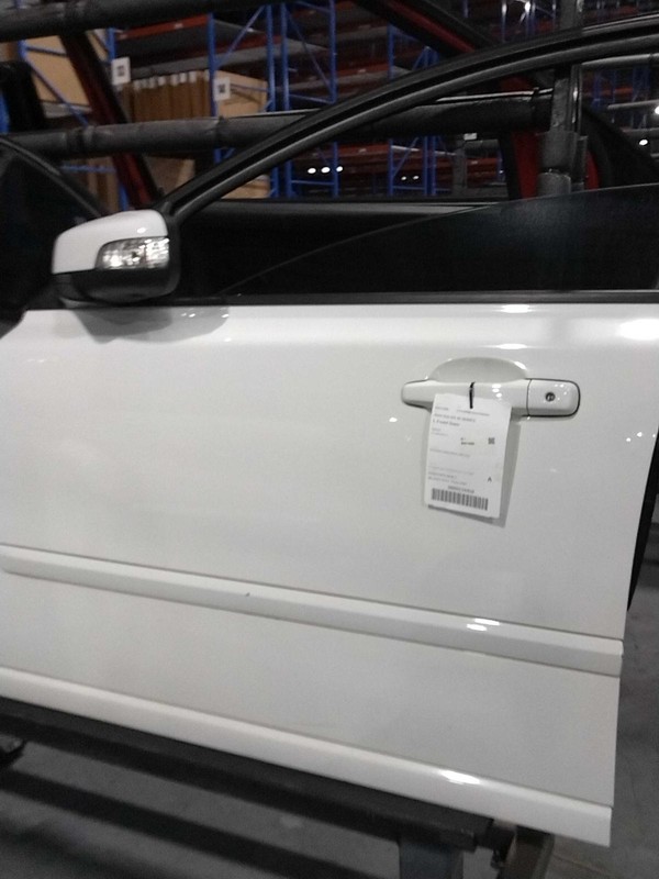 2010 Volvo S40 V50 Front Left Door White OEM Used 437479 170K Miles