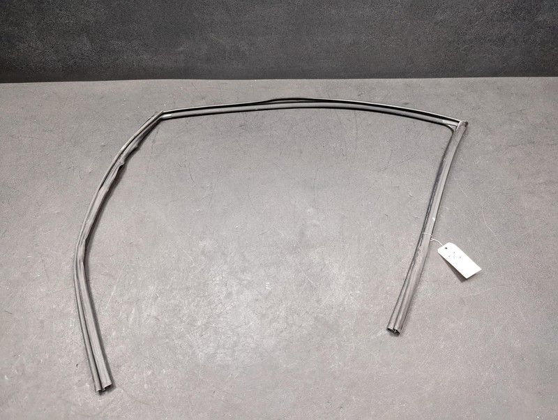 Front Left Door Window Glass Run Channel 2017 Nissan Pathfinder 2013 - 2018 2019