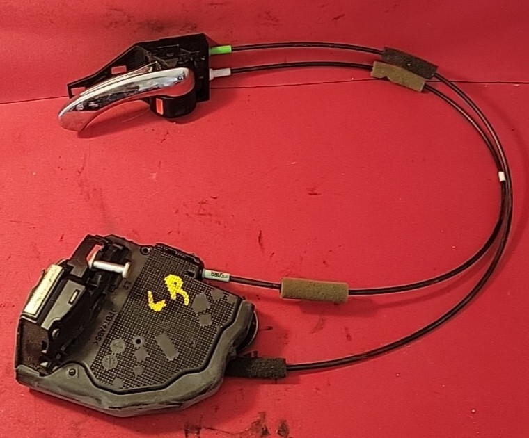 2007 - 2010 Toyota Camry Driver Rear Left Door Latch Assembly 69060-06100