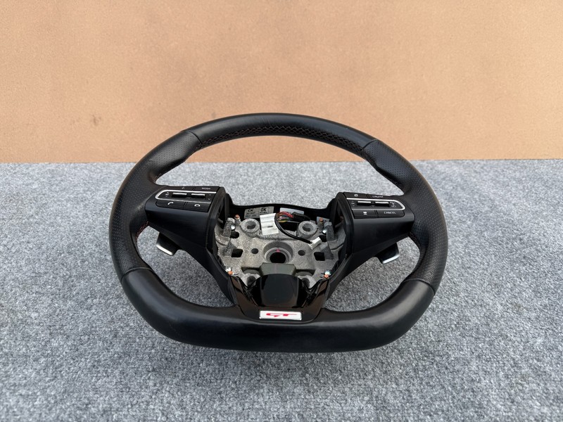 KIA STINGER 18-23 OEM STEERING WHEEL WITH PADDLE SHIFTERS & SWITCHES (BLACK)