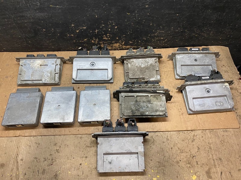 Mix of 10 Ford ECM Engine Computer Module Y6477 PS