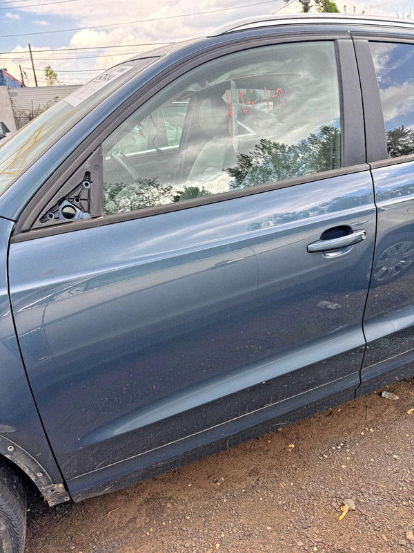 2015-2018 AUDI Q3 FRONT LEFT LH DRIVER DOOR Blue paint code LX5L OEM