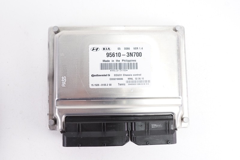 HYUNDAI EQUUS Air Suspension Control Module OEM 2011 - 2013