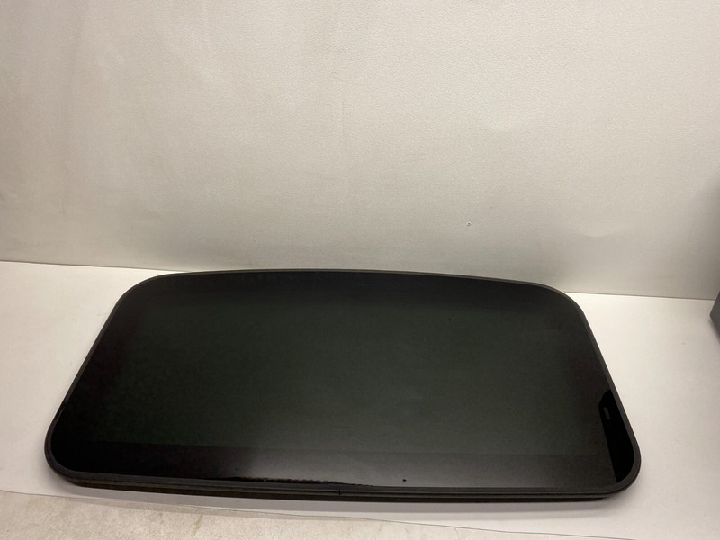 2008-2011 VOLVO V50 SUNROOF MOONROOF GLASS WINDOW OEM
