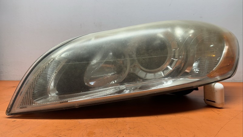 31299758 | 11 - 2013 Volvo C70 OEM Left Driver Halogen Headlight Assembly LH