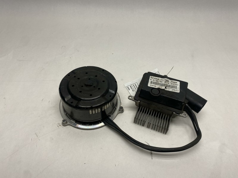2016-2018 MERCEDES E-CLASS E400 ENGINE MOTOR RADIATOR COOLING FAN OEM