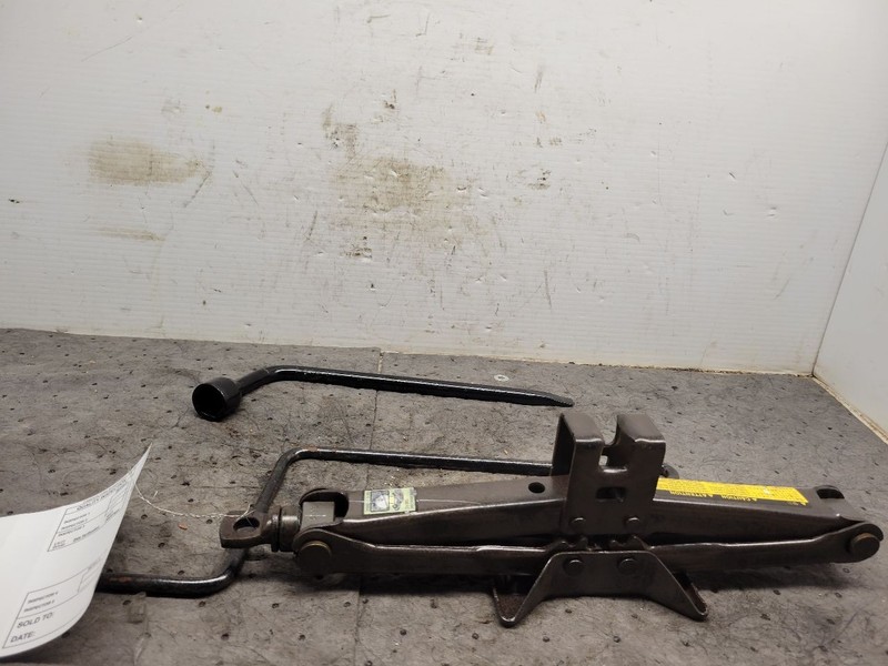 VIBE 2003 Jack and Tools 1456853