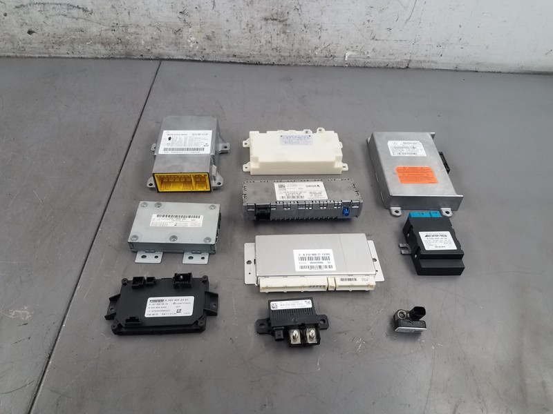 2012 Mercedes AMG E 63Wagon Body Control Modules #83055 P11