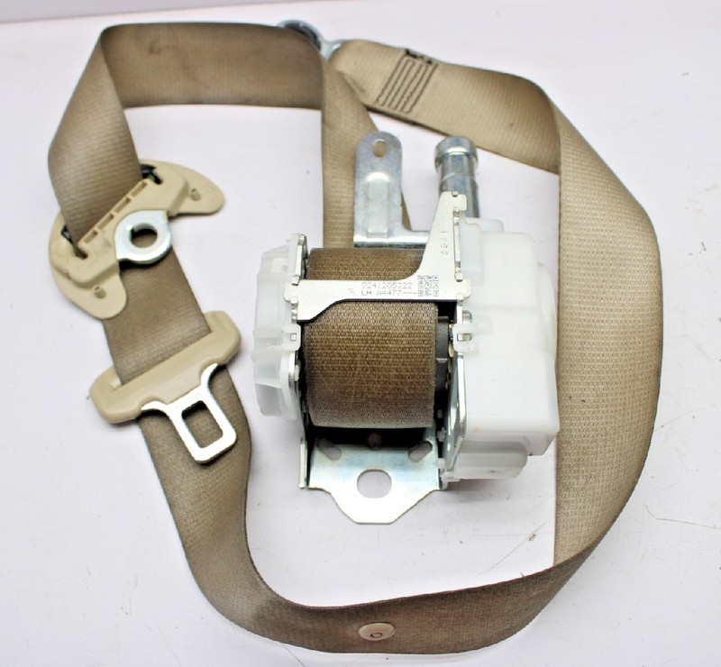 2018-23 Toyota Camry XSE Front Left Driver Side Seat Belt Seatbelt Retractor OEM