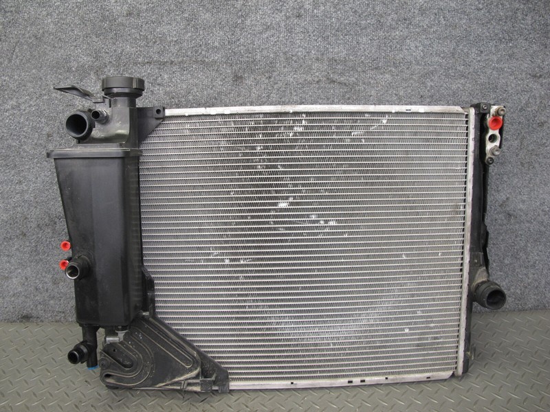 2001-2006 BMW E46 M3 S54 ENGINE COOLING RADIATOR W EXPANSION TANK