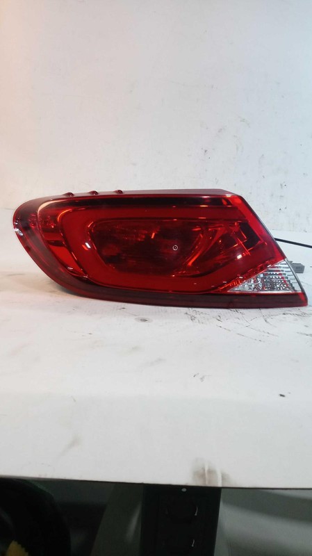2015 Chrysler 200 Left Tail Light Assembly White OEM 548964 124K Mi
