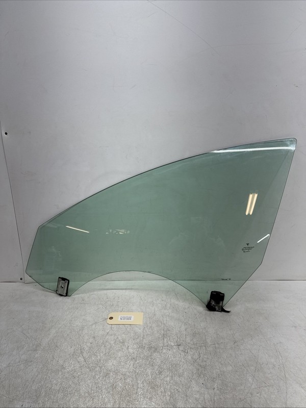 2016-2020 Tesla 3 Left Front Door Window Glass 43R-004530 33017 S1