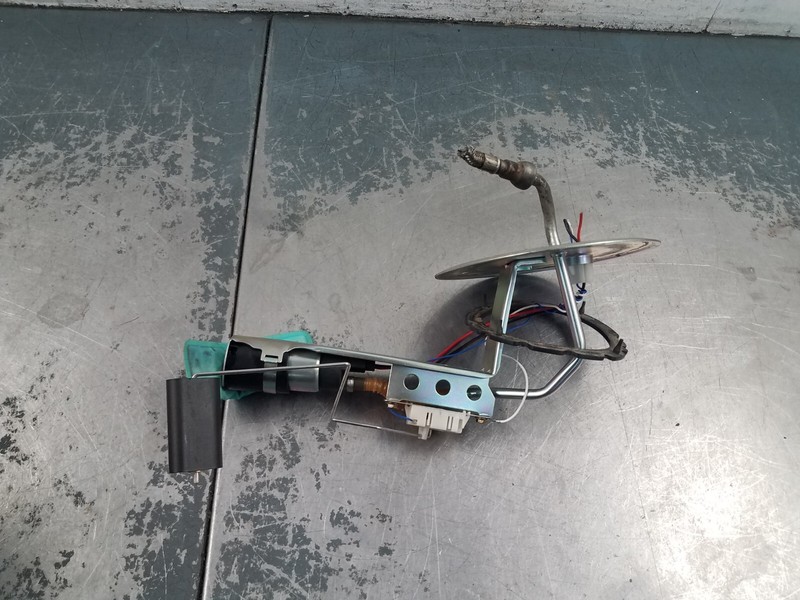 2004 03 04 Mercury Marauder Fuel Pump / Sending Unit #1749 Y6