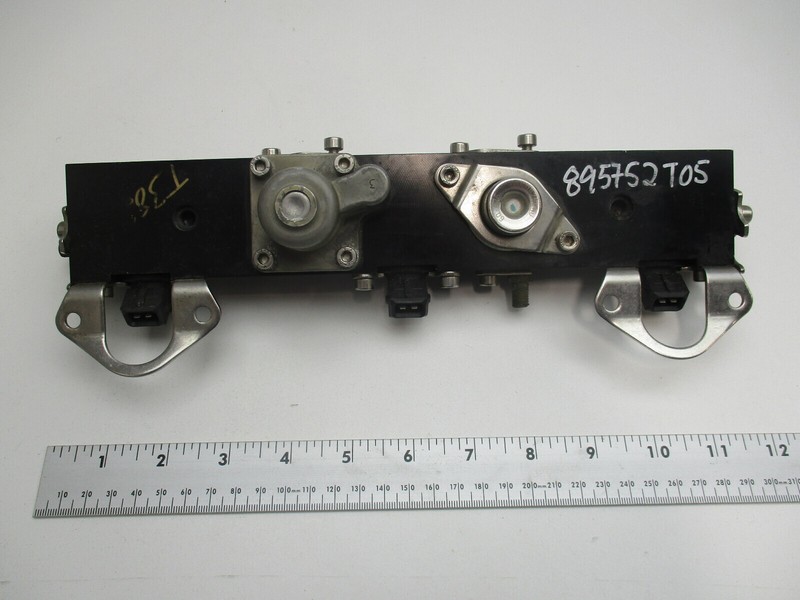 895752T05 Mercury Mariner DFI 135-175 Hp Outboard Port Side Fuel Rail