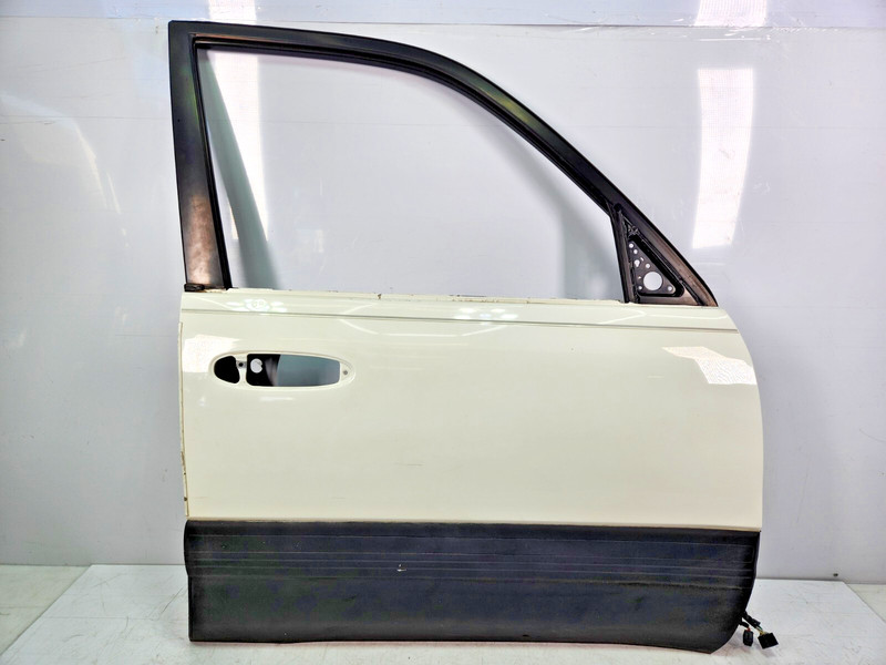 ✅98-02 OEM Toyota Land Cruiser J100 Font Right Passenger Side Door Shell White *