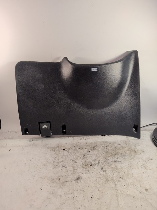 2005-2010 Kia Sportage KNEE DASH BOLSTER TRIM OEM