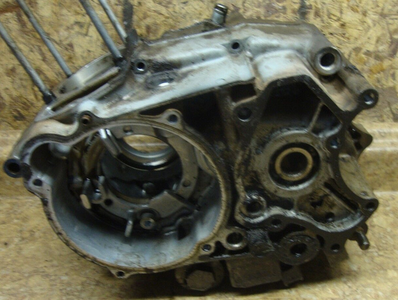 1984 Honda ATC 200 3 Wheeler Big Red Engine Casing Cases Motor Block Bottom 84
