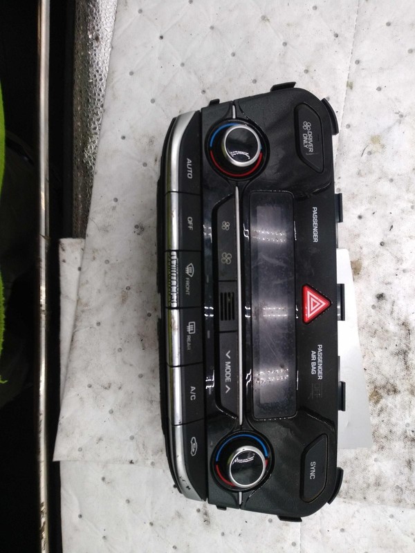 2019 Hyundai Ioniq A/C Selector Switch OEM Grey 97250G2070 120K Miles