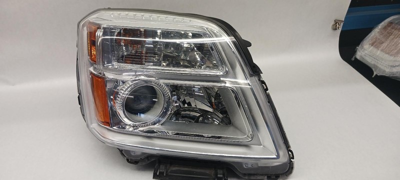 10-'15 GMC TERRAIN Right Passenger Headlight Headlamp OEM Grade B Condition!