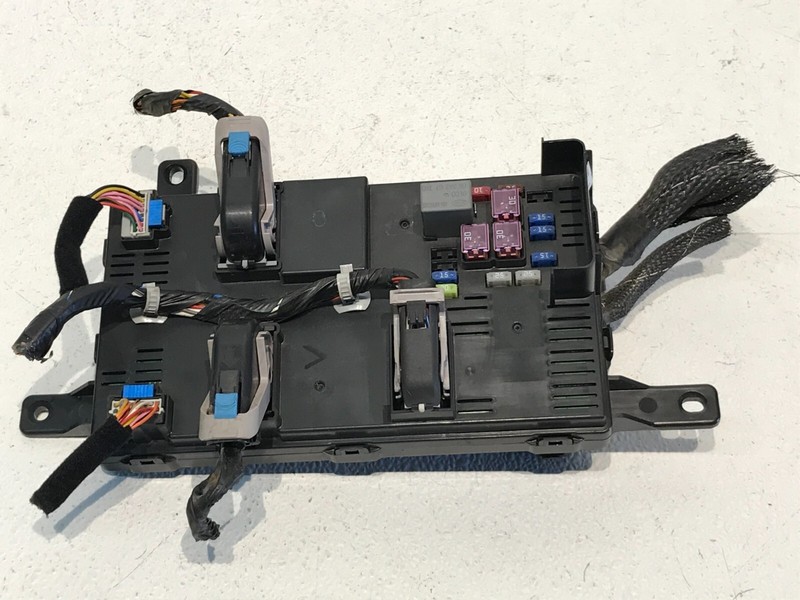 06-08 Entourage PASSENGER Rear Fuse Junction Box Kia OEM 919584D050