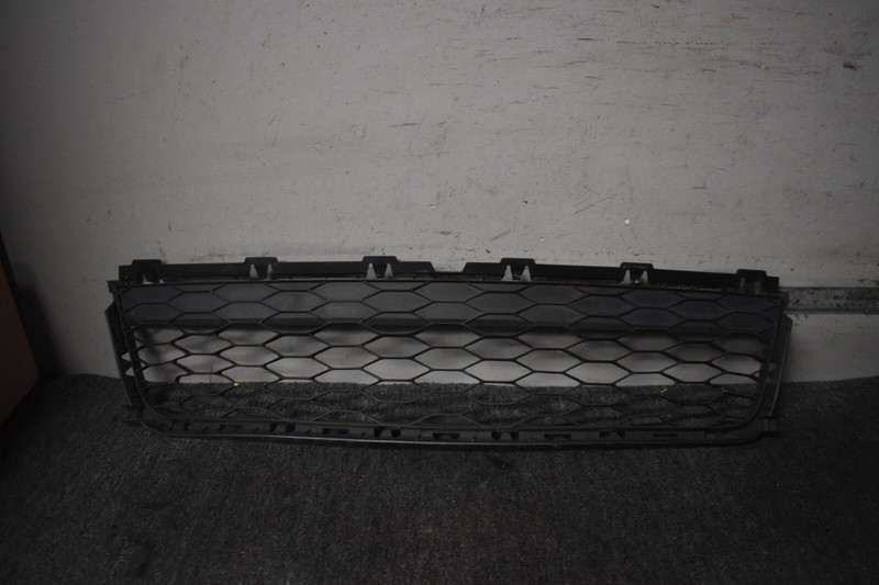 2016-2019 FORD EXPLORER FRONT LOWER GRILLE FACTORY OEM