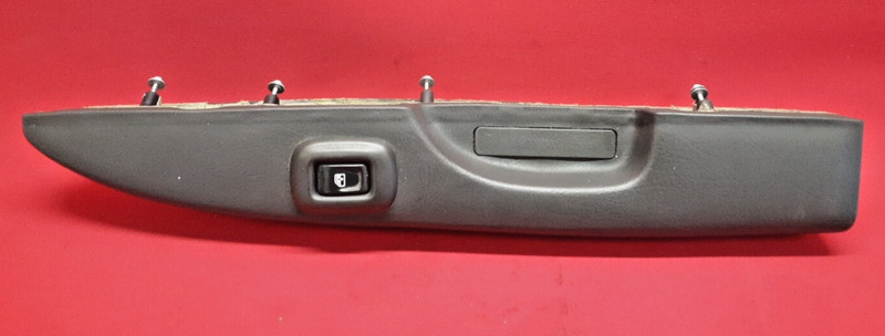 2002 2003 2004 Chevrolet Trailblazer Rear Right Door Arm Rest Gray 15155363