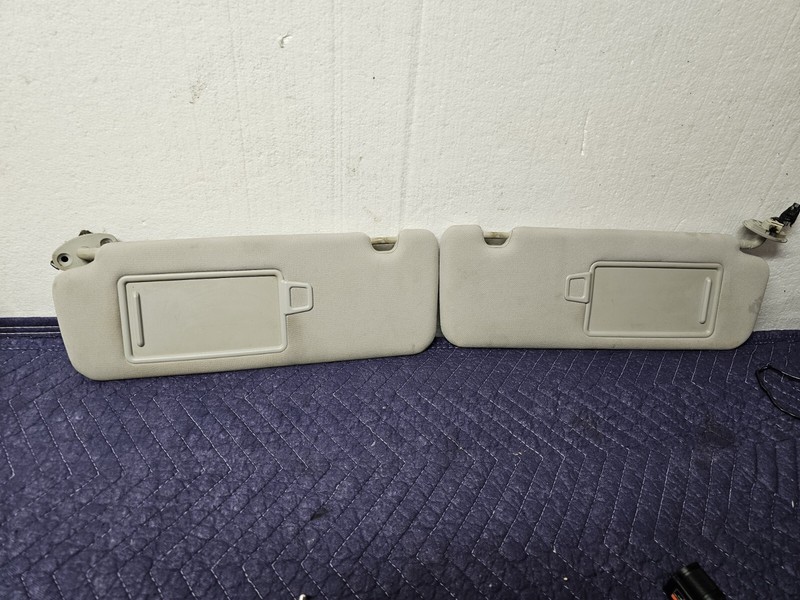 2016 - 2020 Kia Sorento Sun Visor Left and Right Passenger and Driver Set of Two