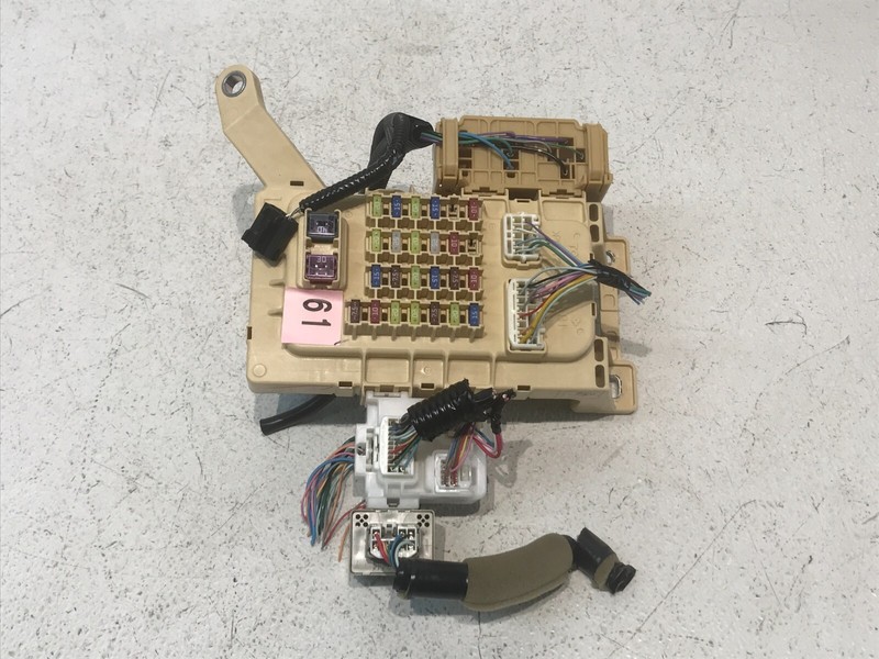 2006 2007 Toyota Highlander Hybrid Fuse Box Relay Control Module Unit OEM