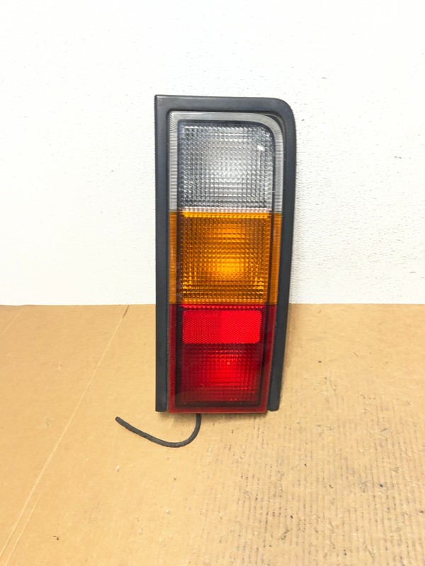 2003 to 2004 Hummer H2 Right Passenger RH Side Tail Light OEM AE0259 LK