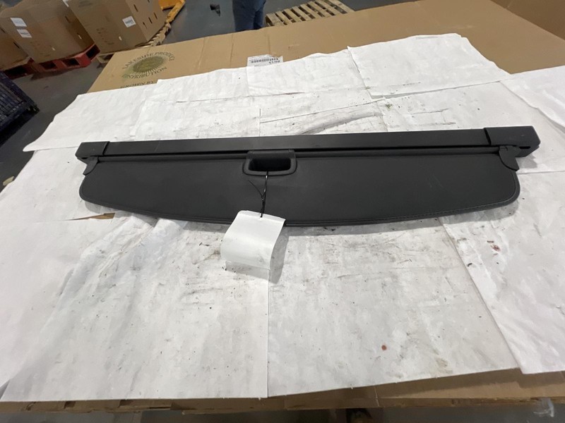 2015 Lincoln MKC Used Silver Cargo Cover OEM 4159717 64000 Miles