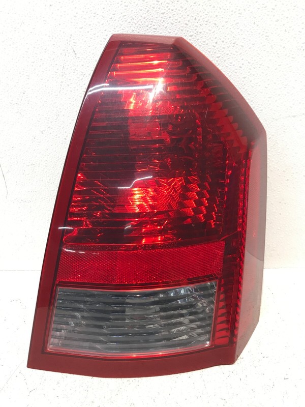 2005 2006 2007 Chrysler 300 Rear Right Passenger Tail Light Taillight Lamp OEM