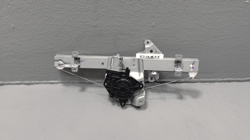 2021-2025 NISSAN ROGUE REAR PASSENGER DOOR WINDOW REGULATOR W/ MOTOR OEM