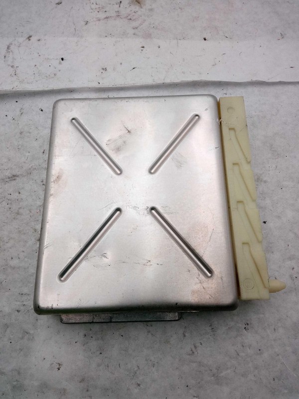 2004 Volvo 70 Series Engine Control Module ECM OEM 8602477 290K Miles