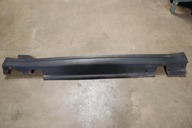 2007-2015 MINI COOPER CLUBMAN S RIGHT PASSENGER SIDE ROCKER MOLDING OEM