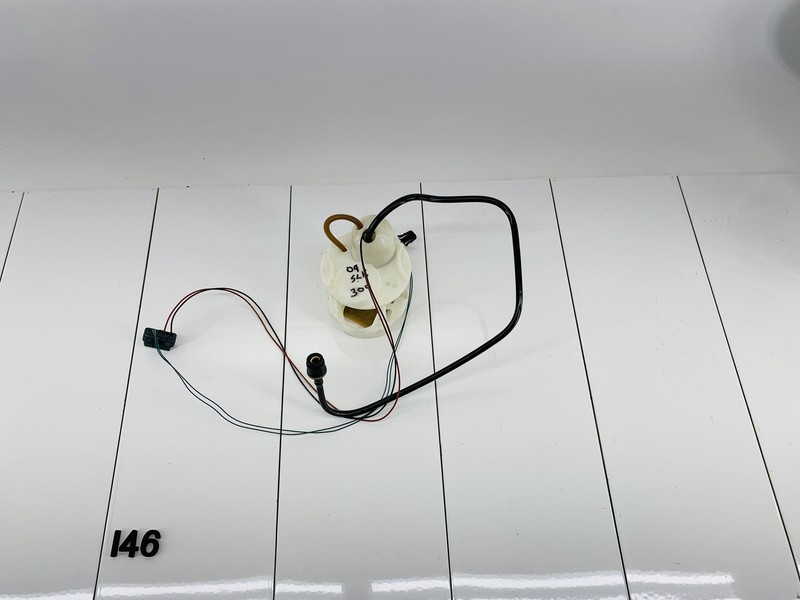 09-11 MERCEDES BENZ SLK300 3.0L V6 GAS ENGINE FUEL TANK RESERVOIR PUMP OEM