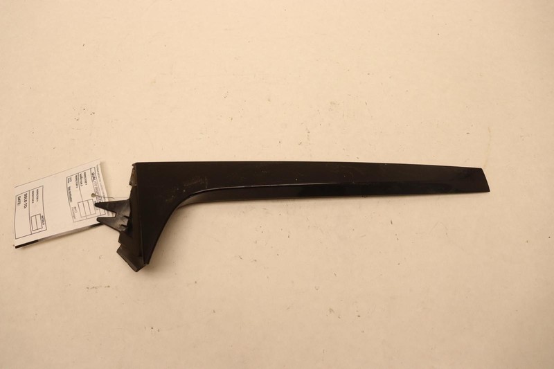 2022-2024 VOLKSWAGEN TAOS REAR RIGHT SIDE TRUNK LID OUTER TRIM MOLDING OEM