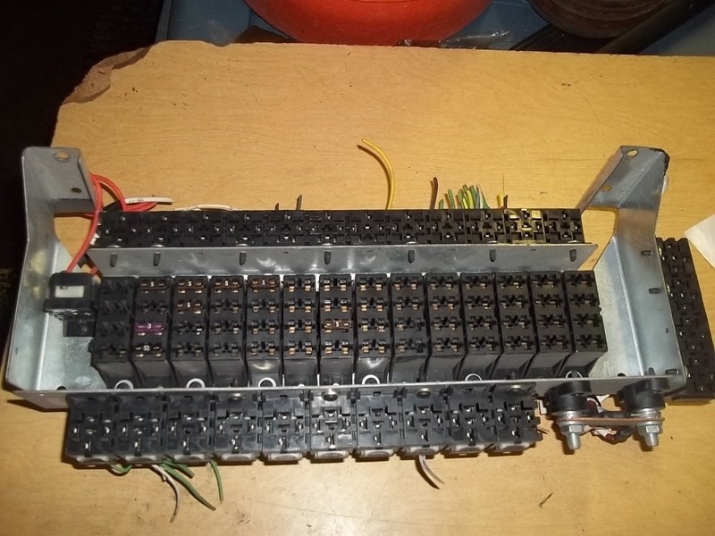 International 9600 Fuse Relay Block Assembly Job 404885 A-6927 Lineset