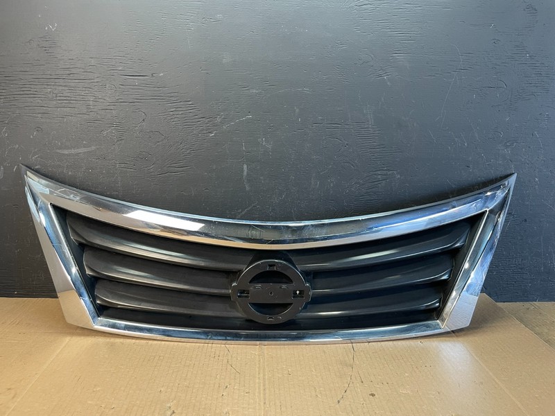 2013 to 2015 Nissan Altima Front Upper Grill Grille Sedan OEM AC2333 DG