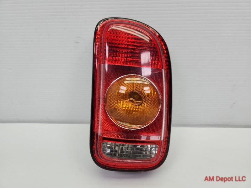 2008 Mini Cooper S Clubman R55 Rear Right Tail Light Yellow Turn Signal 7167412