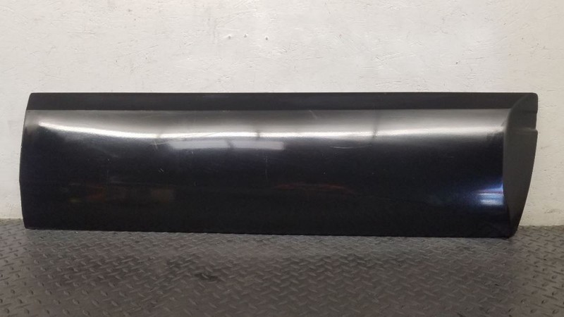 99-00 Cadillac Escalade Front Right Passenger Door Lower Molding OEM 12474586
