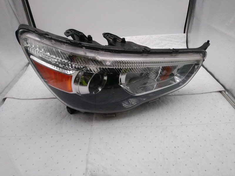 2017 Mitsubishi Outlander Sport Right Headlight Assembly Silver 706360 Used