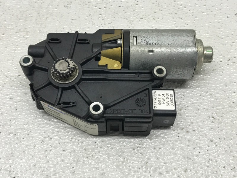 04-07 Jaguar XJ8 XJR Vanden Plas X350 Sunroof Sun Roof Motor 4W93-F53508-AA OEM