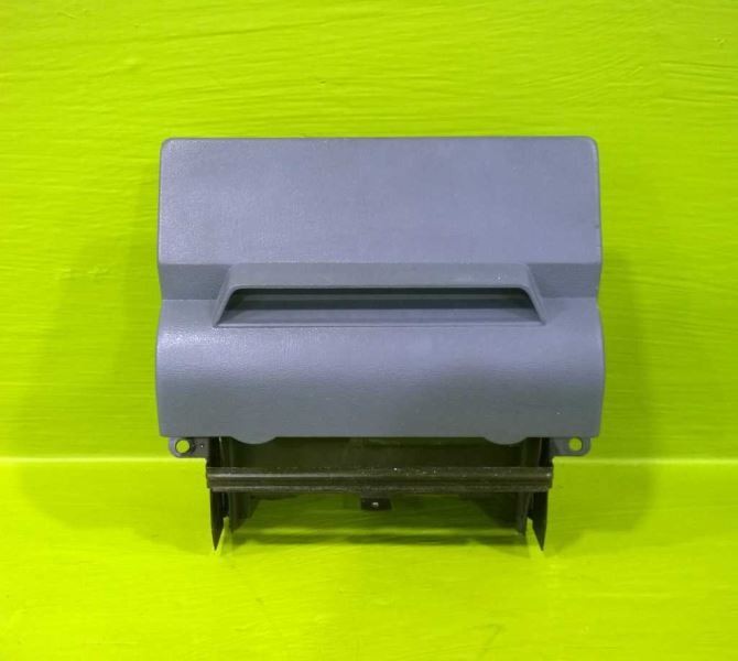 85 86 PARK AVENUE ELECTRAASHTRAY OEM 3683-6
