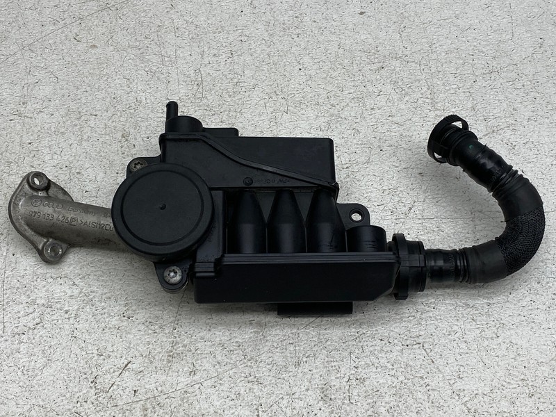 2007-2009 AUDI Q7 ENGINE CRANKCASE VENT VALVE OIL SEPERATOR OEM LOT686