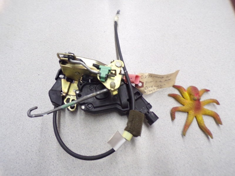 2003 Ford Explorer XLT Driver Side Rear Door Latch w/ Child Lock 15221A07