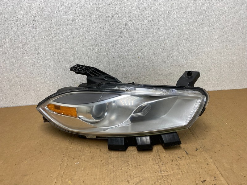 2013 to 2016 Dodge Dart Right Passenger Halogen Headlight Oem AD0530 DW