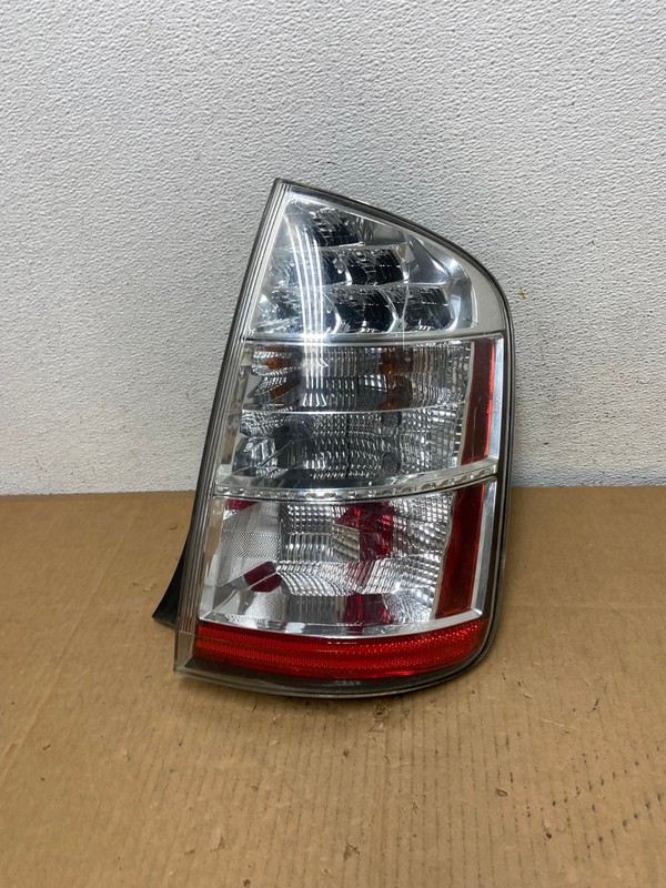 2006 to 2009 Toyota Prius Tail Light Right Passenger Side AD0851 LK
