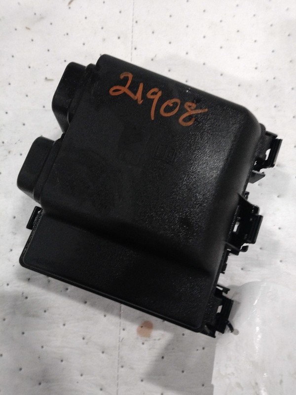 Used Fuse Box Engine fits: 2022 Lincoln CorsairGrade A