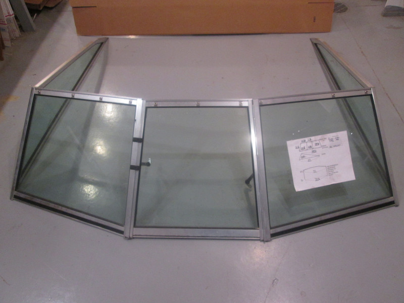 1990 Rinker V190 Cuddy Boat Windshield Window Walk Through 71" Wide